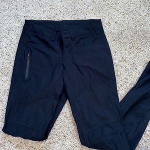 black lululemon joggers